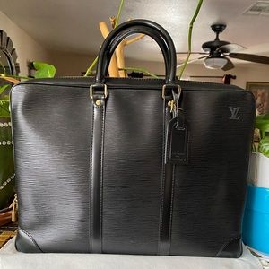 🖤❤️LOUIS VUITTON Epi Porte Documents Voyage With Name Tag and❤️🖤FIRM PRICE❤️🖤